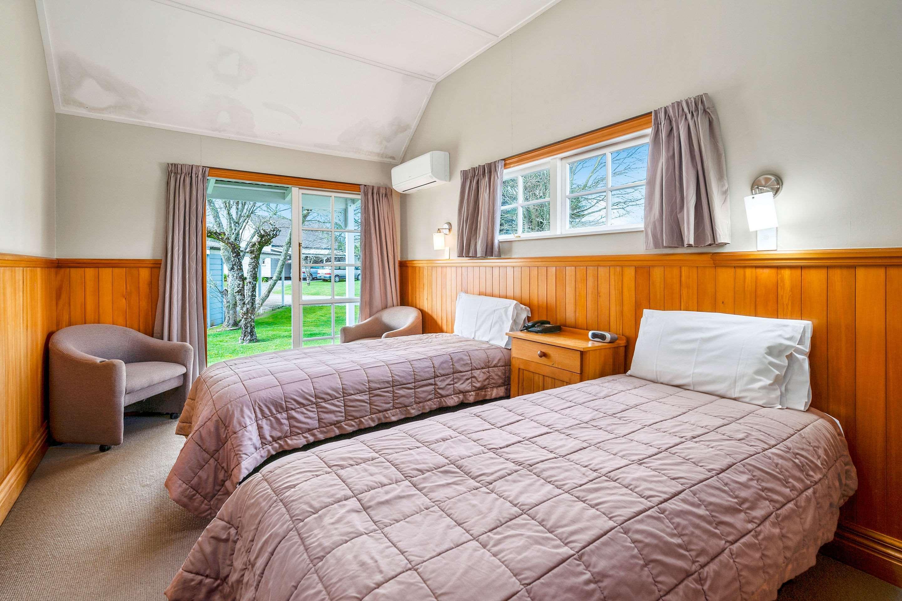 Huka Falls Resort Lago Lago Taupo Esterno foto A typical motel room