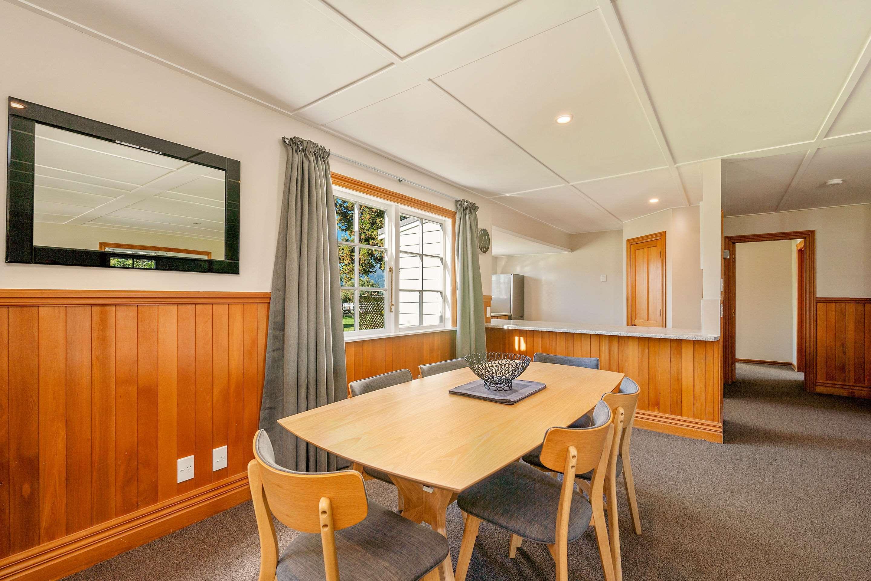 Huka Falls Resort Lago Lago Taupo Esterno foto The dining room at the lodge